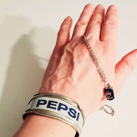 "Pepsi" Set - Cuff & Necklace - Picture 2 of 6